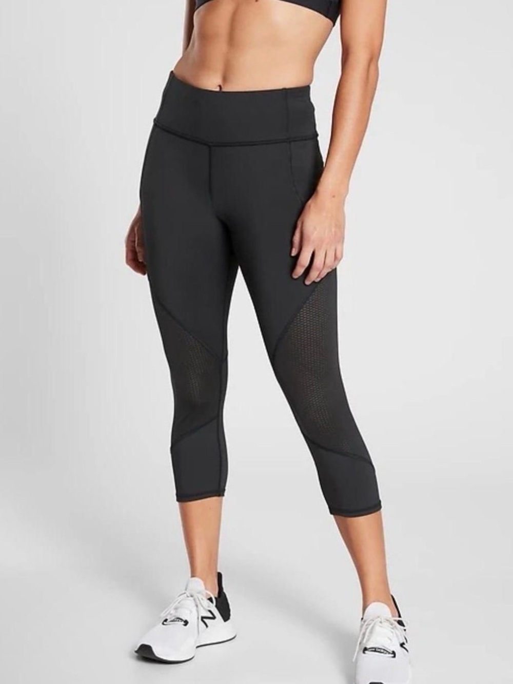 Athleta Women's Zip Pocket Mesh Contender Capri Leggings Black Size S Black